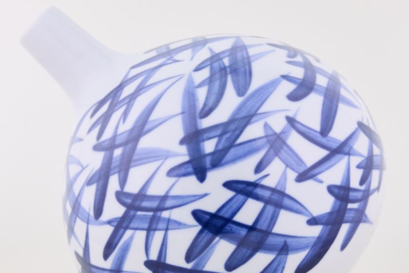 《45°吉多多·天球瓶》